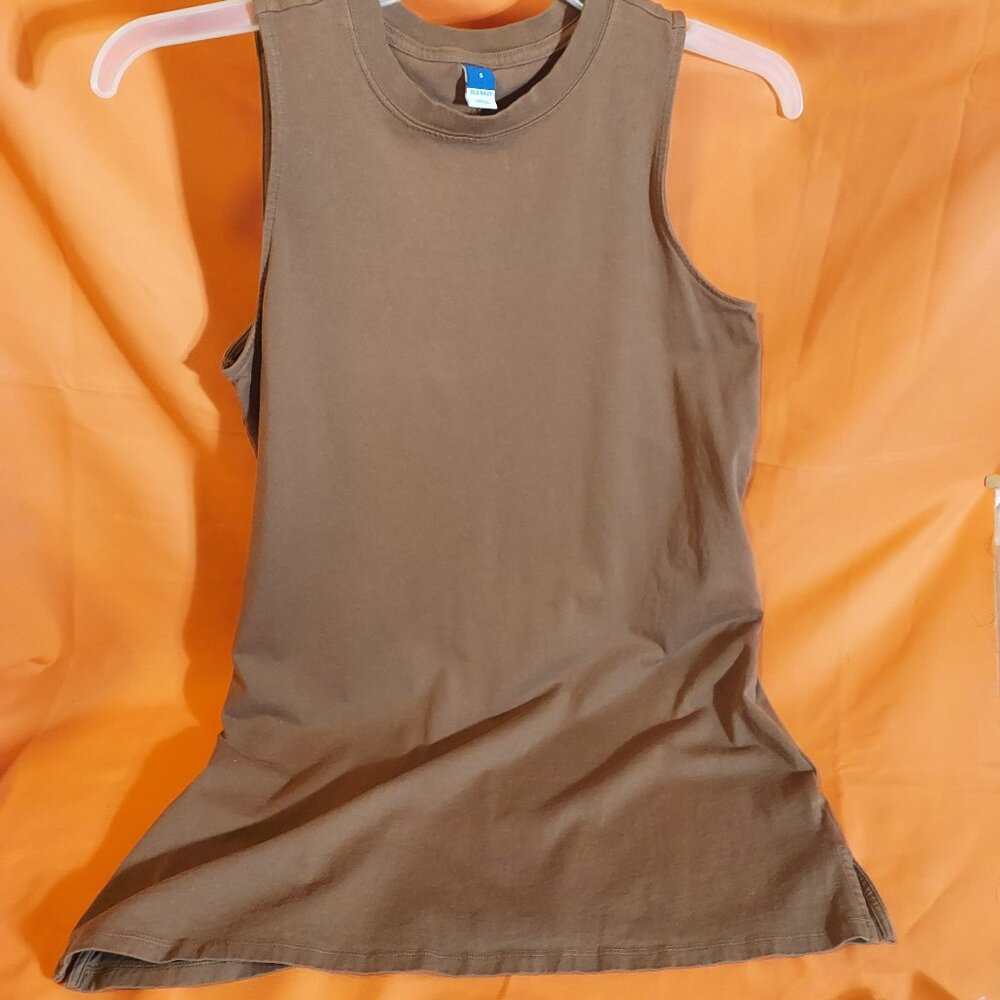 OLD NAVY LONG SLEEVELESS T-SHIRT